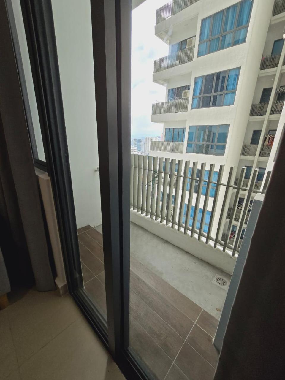The Luxe Colony Klcc Apartment Kuala Lumpur Exterior photo
