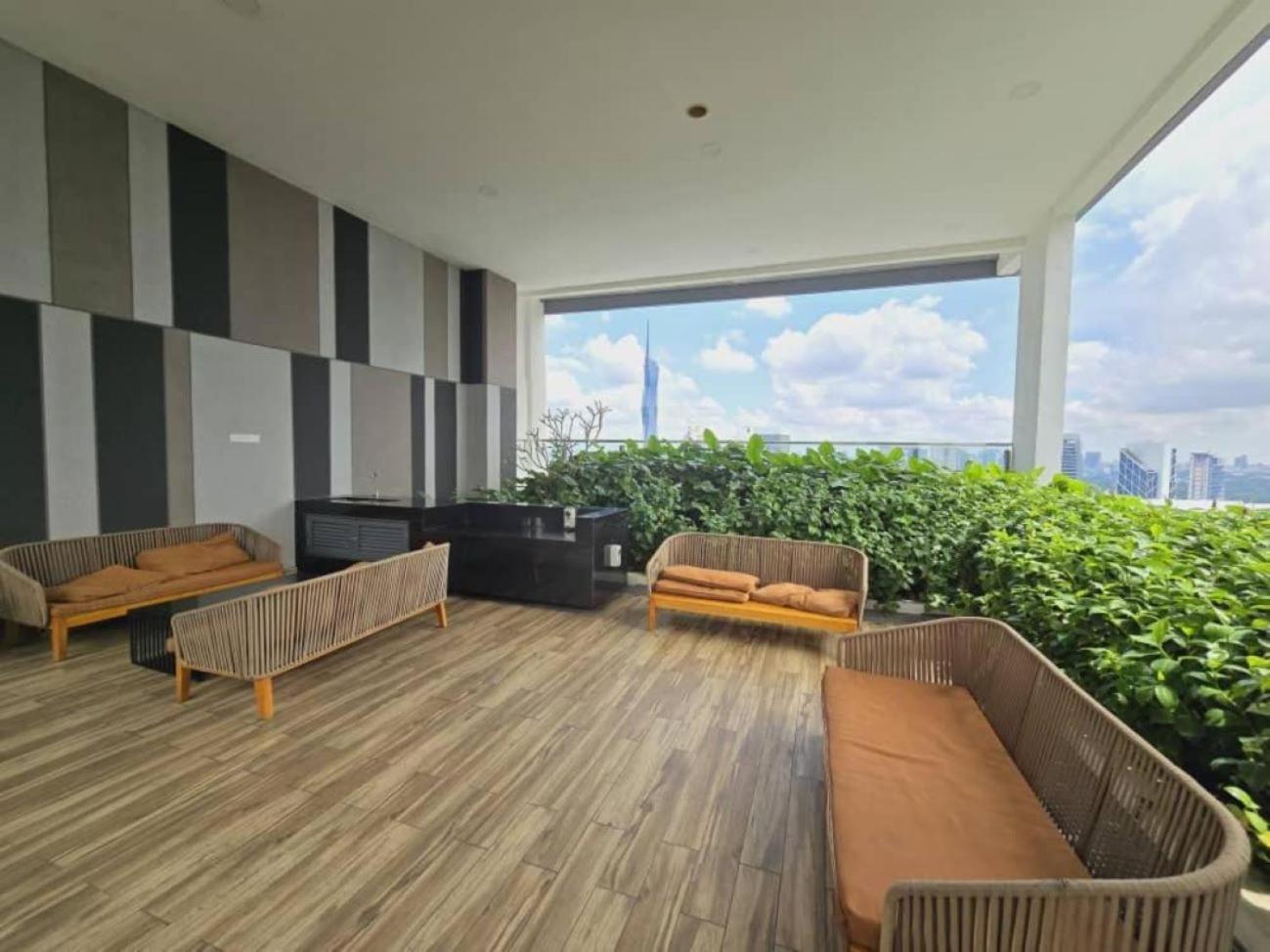 The Luxe Colony Klcc Apartment Kuala Lumpur Exterior photo