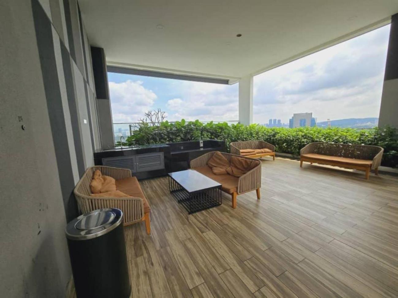 The Luxe Colony Klcc Apartment Kuala Lumpur Exterior photo